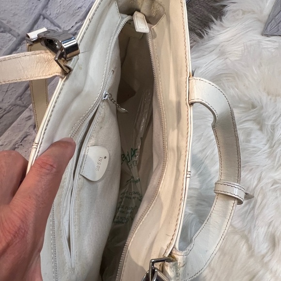 NEW ARRIVAL: GUCCI Patent Leather Off-White Tote Bag - Picture 11 of 13